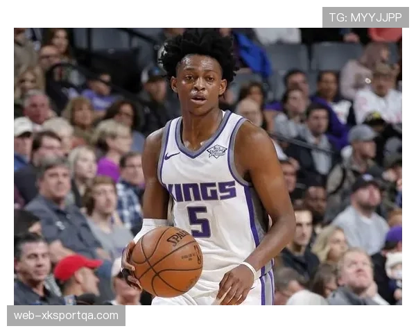 德阿龙·福克斯通过突破拉开与拉塞尔的组织效率差距提升球队进攻节奏